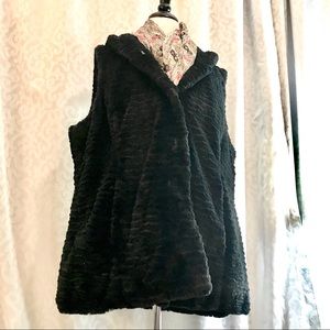 🆕 Dennis Basso || Ribbed Faux Fur Hooded Vest